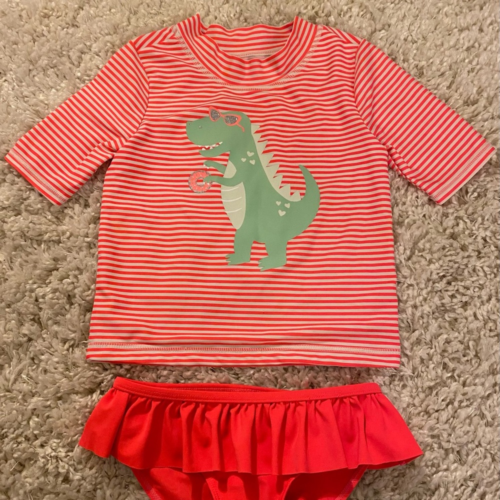 Girl’s 2-piece swimsuit
